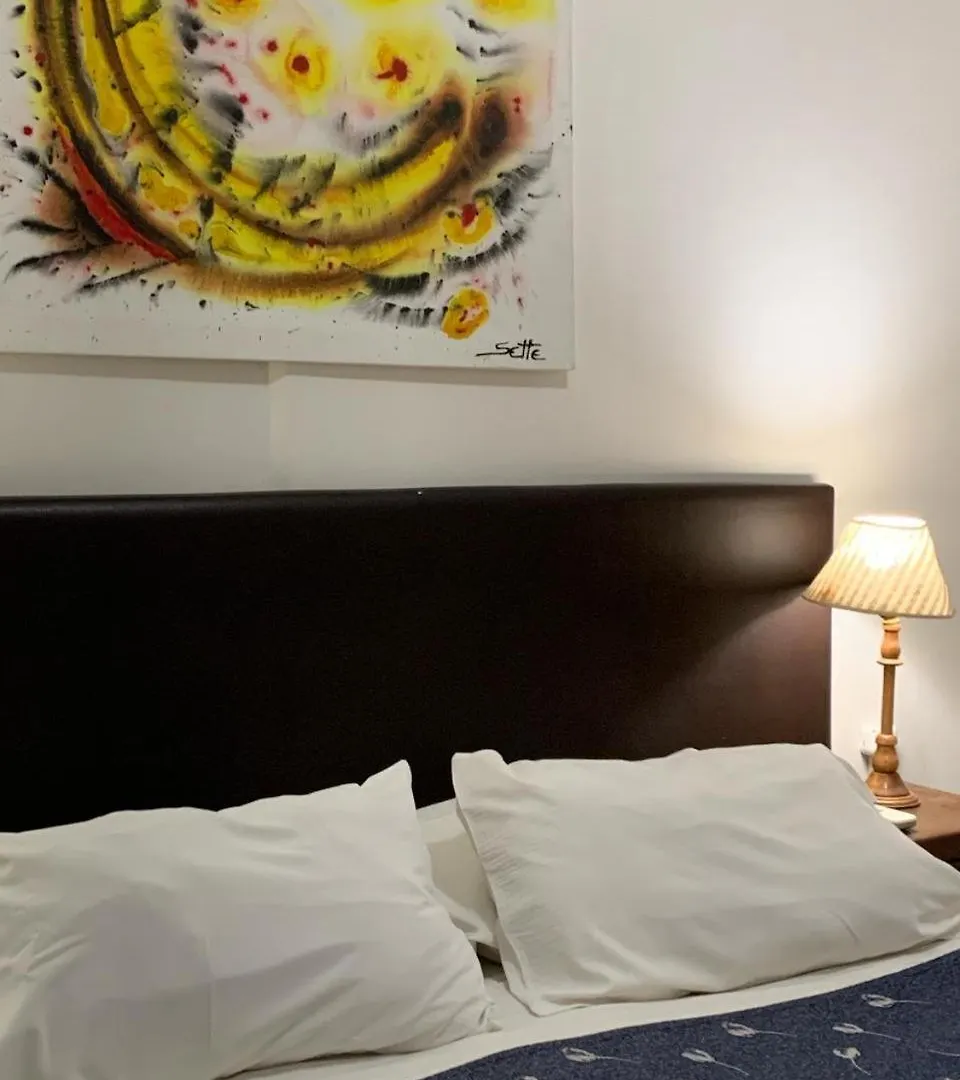 Hotel Express Mendoza 0*,